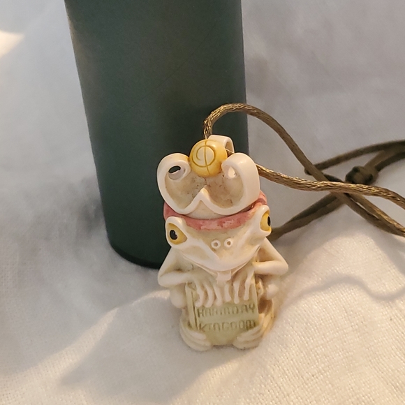 Harmony Kingdom Frog Prince Trinket Box Pendant NIB TJZFR Retired Garden… - Picture 2 of 16